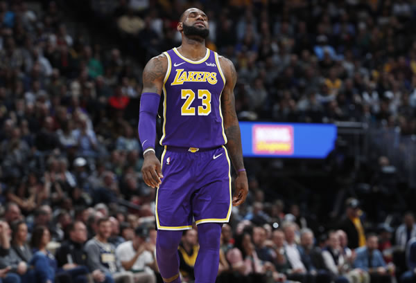 市场大鱼,NBA 传闻:国王队已经收到“数十份”福克斯的交易报价