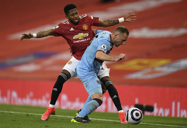 主客场都是2-0，利物浦第三次单赛季英超双杀曼城